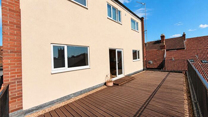 2 Bedroom Flat For Sale In Market Place, Glastonbury, BA6