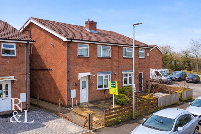 4 Bedroom Semi-Detached House For Sale In Elm Grove, Moira, DE12
