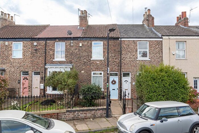 2 Bedroom Terraced House For Sale In Field View, York, YO30