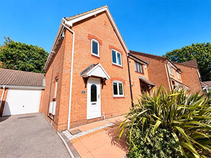 3 Bedroom End Of Terrace House For Sale In Doulton Gardens, Whitecliff, Poole, Dorset, BH14