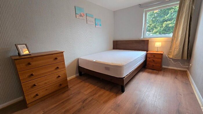 2 Bedroom Flat To Rent In Gordon Street, Edinburgh, EH6