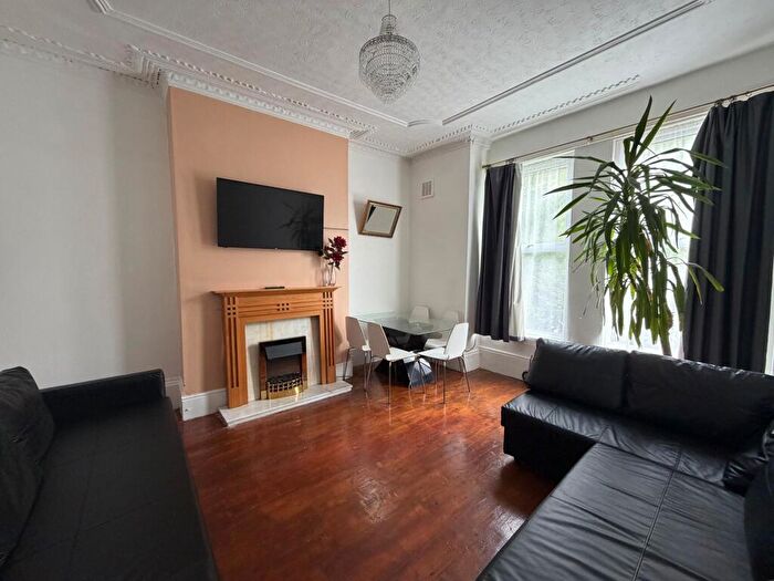 1 Bedroom Flat To Rent In Hartington Road, Smithdown, Liverpool, L8