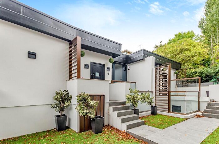 2 Bedroom House For Sale In Frognal, Hampstead, London, NW3