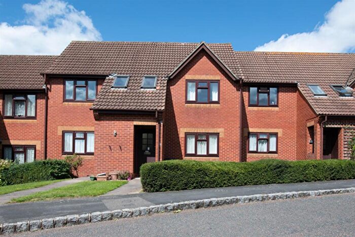 2 Bedroom Retirement Property For Sale In Lansdowne Way, High Wycombe, HP11