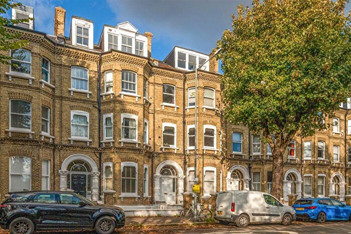 3 Bedroom Flat To Rent In Cromwell Road, Hove, BN3