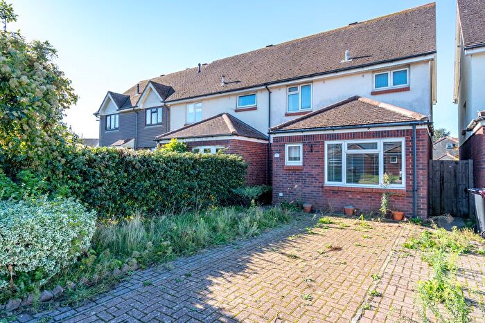 4 Bedroom End Of Terrace House For Sale In Bywater Way, Chichester, PO19