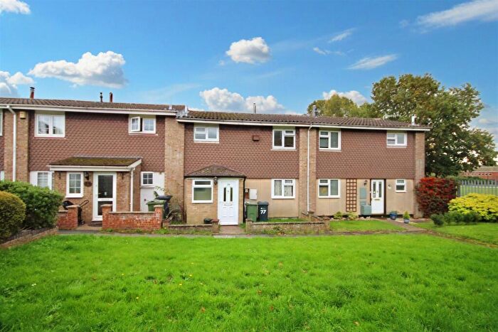 3 Bedroom House To Rent In Rowan Close, Guildford, GU1