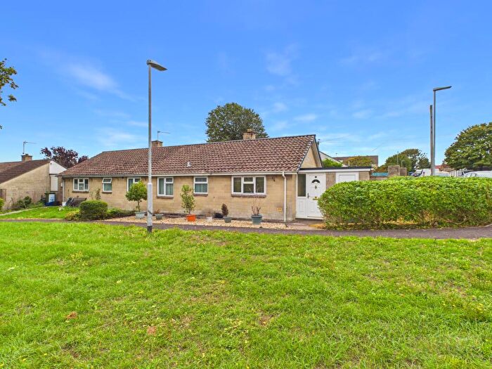 2 Bedroom Bungalow For Sale In Fullwell Close, Faulkland, BA3