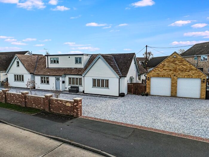6 Bedroom Detached House For Sale In Imperial Avenue, Mayland, Chelmsford, Essex, CM3