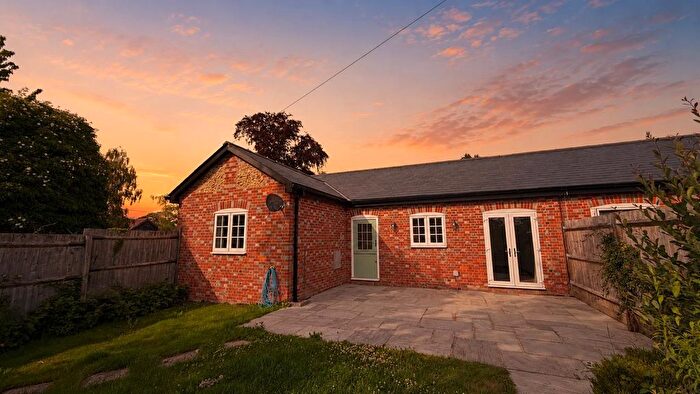 2 Bedroom Bungalow To Rent In Bellingdon, Chesham, HP5
