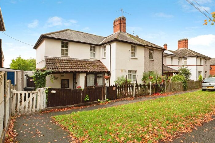 3 Bedroom End Of Terrace House For Sale In Broad Avenue, Leicester, LE5