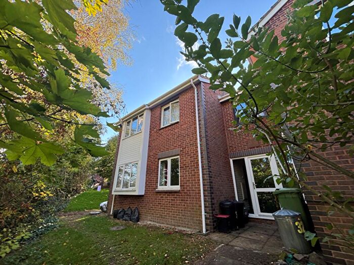 1 Bedroom Flat To Rent In Howard Close, Exwick, EX4
