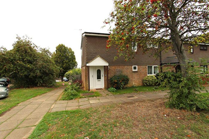 3 Bedroom End Of Terrace House To Rent In Flaxwell Court, Northampton, NN3