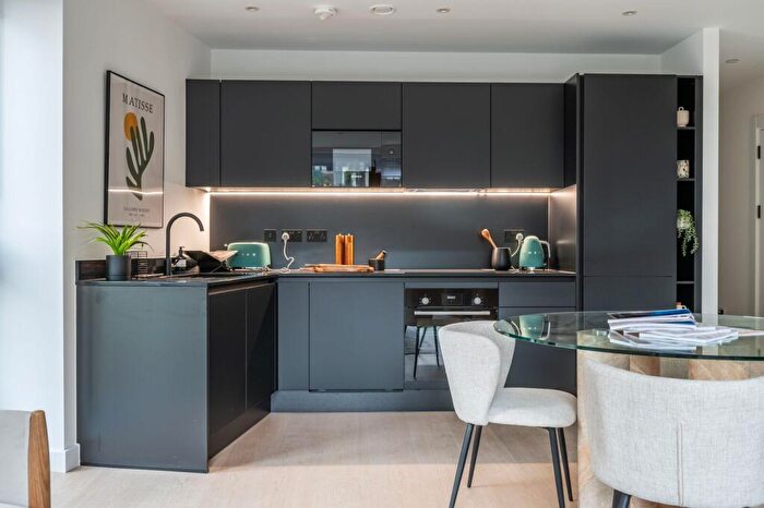 2 Bedroom Flat To Rent In Dod Street, Westferry, London, E14