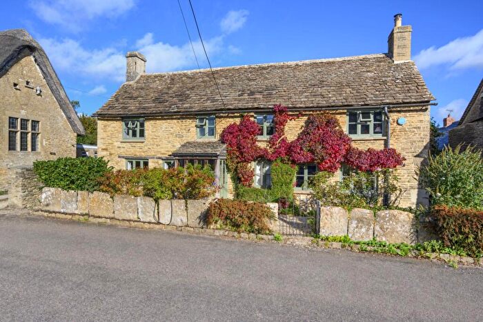 3 Bedroom Detached House For Sale In School Lane, South Cerney, GL7