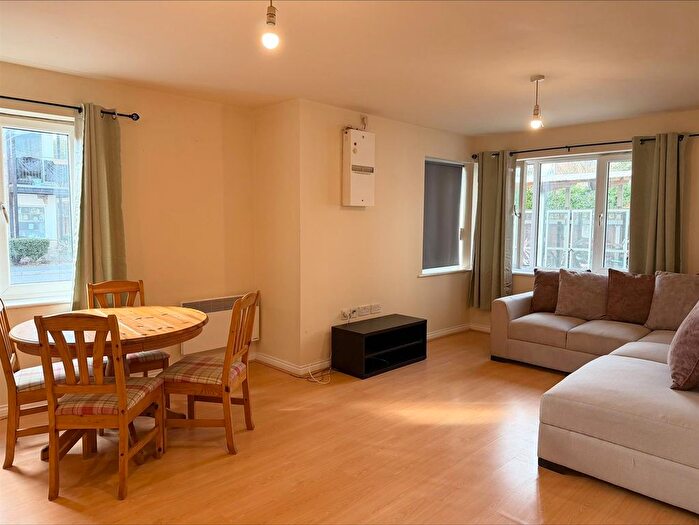 1 Bedroom Flat To Rent In Bennett Close, Hounslow, TW4