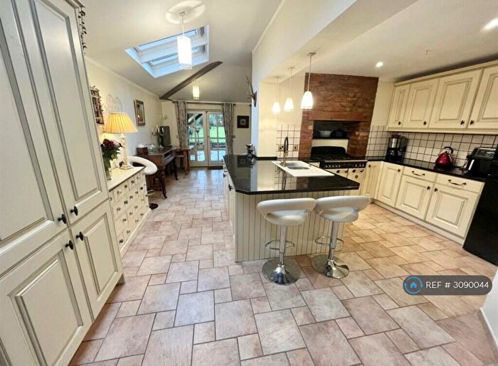4 Bedroom Semi-Detached House To Rent In Lyncroft, Alderley Edge, SK9