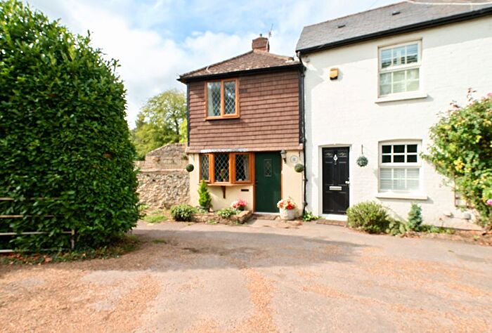 2 Bedroom End Of Terrace House For Sale In Pickmoss Lane, Otford, Sevenoaks, Kent, TN14