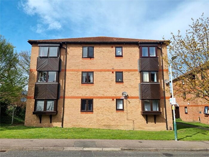 1 Bedroom Flat To Rent In Rushdon Close, Romford, RM1