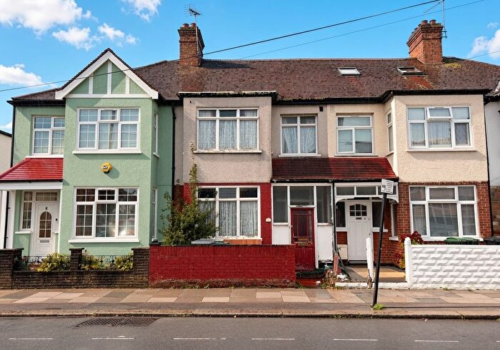3 Bedroom Terraced House For Sale In Perth Road, Wood Green, London, N22