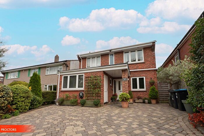 4 Bedroom Detached House For Sale In Hartland Way, Shirley, Croydon, CR0
