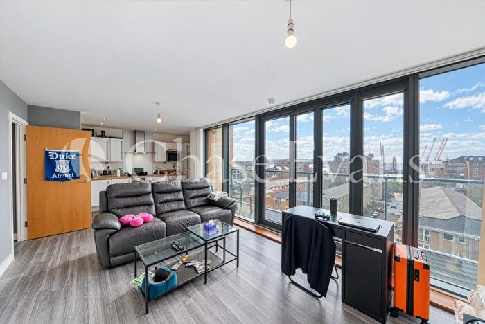 2 Bedroom Flat For Sale In Proton Tower, Blackwall Way, Poplar, London, E14