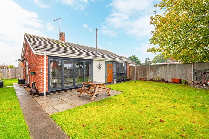 3 Bedroom Detached Bungalow For Sale In Hill View Drive, Winterton-On-Sea, NR29