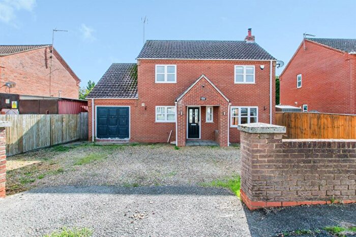 3 Bedroom House To Rent In Smeeth Road, PE14