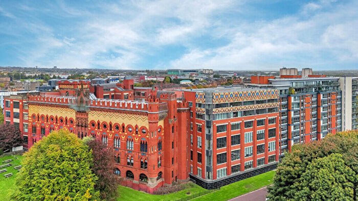 2 Bedroom Flat For Sale In Templeton Court, Glasgow Green, G40