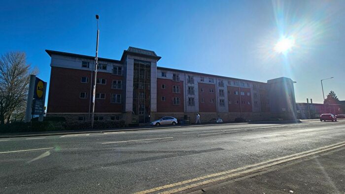 2 Bedroom Flat To Rent In New Hall Lane, Preston, PR1