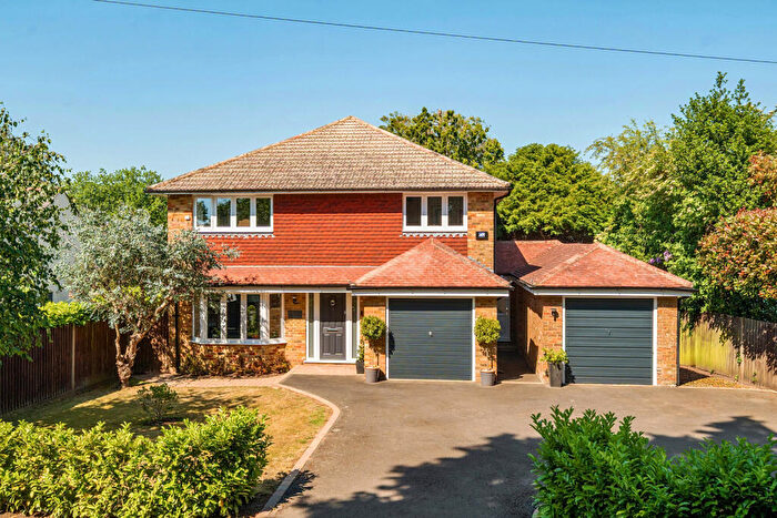 4 Bedroom Detached House For Sale In Fullers Road, Rowledge, Farnham, GU10