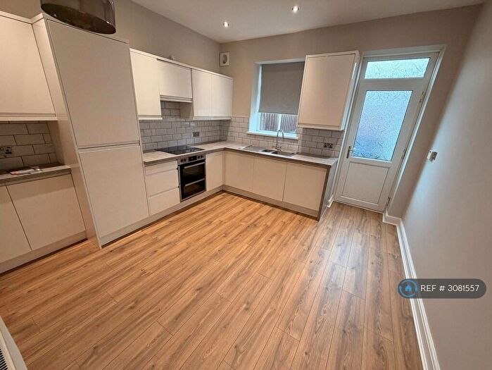 3 Bedroom Terraced House To Rent In The Common, Sheffield, S35