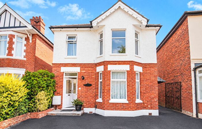 6 Bedroom Detached House To Rent In Frederica Road, Bournemouth, BH9