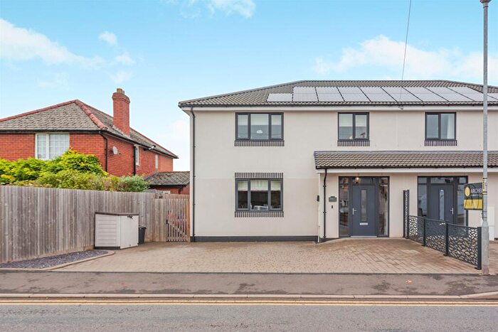 3 Bedroom Semi-Detached House For Sale In Rockfield Road, Monmouth, NP25