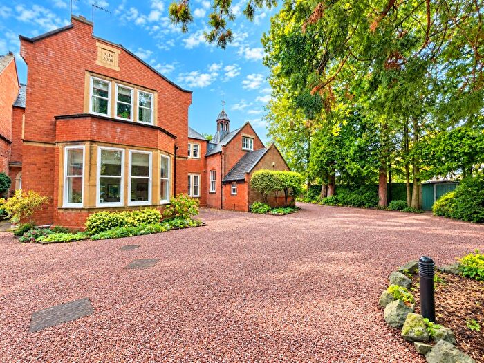 2 Bedroom Flat To Rent In St. Bernards Road, Solihull, West Midlands, B92