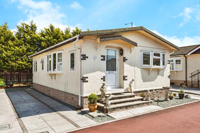 2 Bedroom Mobile Home For Sale In Westcliffe Grove Park, Westcliffe Drive, Morecambe, Lancashire, LA3