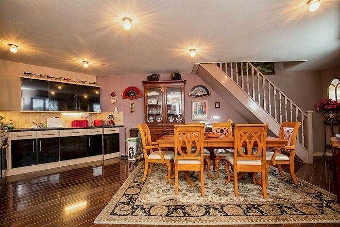 3 Bedroom Detached House For Sale In Gabalfa Avenue, Cardiff, CF14