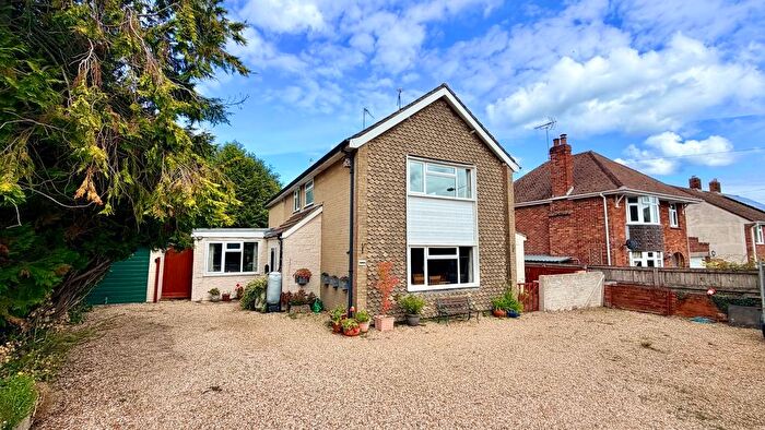 4 Bedroom Detached House For Sale In Furnham Crescent, Chard, Somerset, TA20