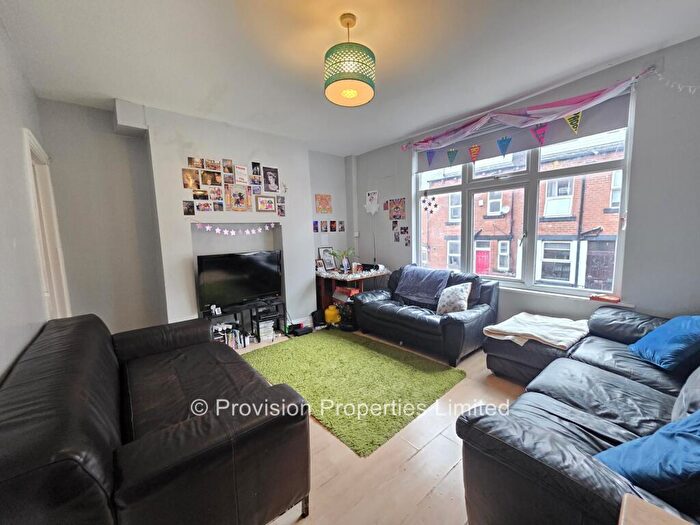6 Bedroom Terraced House To Rent In Manor Drive, Hyde Park, Leeds, LS6