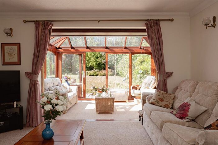4 Bedroom Detached Bungalow For Sale In Millers Lane, Outwood, Redhill, RH1