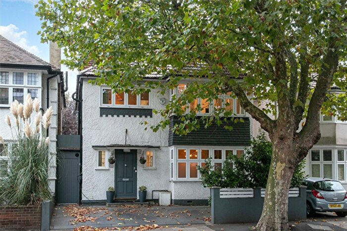 5 Bedroom Detached House For Sale In Mortlake Road, Kew, Surrey, TW9