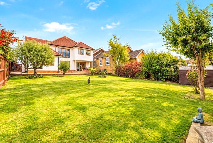 4 Bedroom Detached House For Sale In Church Street, Rochester, Kent, ME1