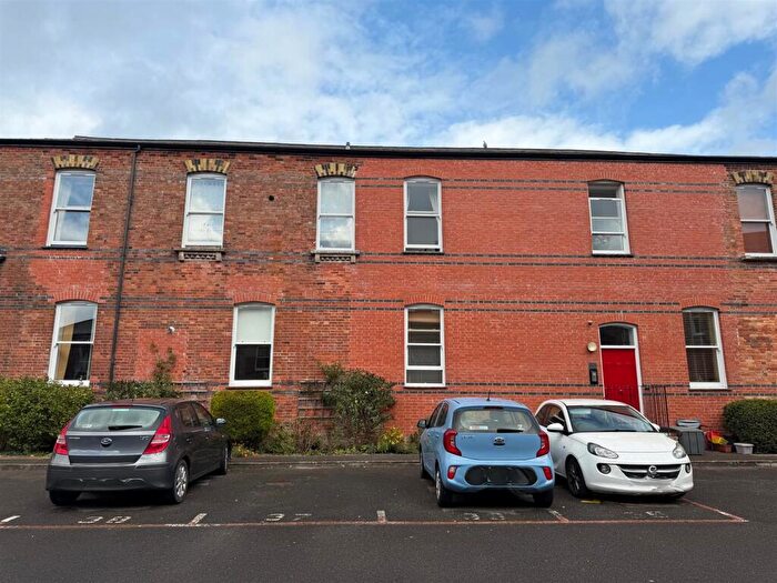 2 Bedroom Apartment For Sale In Hawthorn Road, Charlton Down, Dorchester, DT2