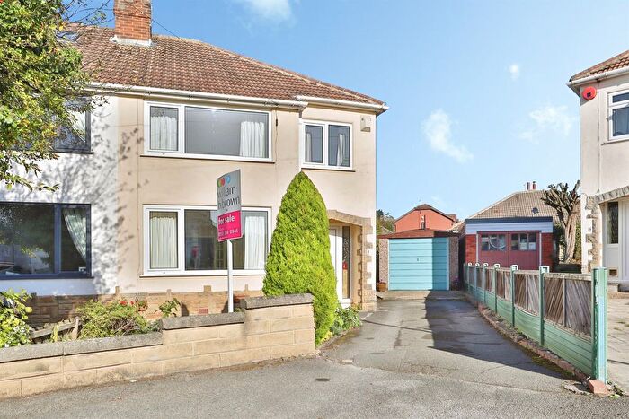 3 Bedroom Semi-Detached House For Sale In Temple Park Close, Leeds, LS15