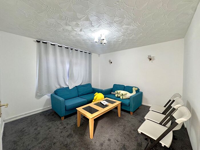 4 Bedroom Semi-Detached House To Rent In Ditton Road, Southall, Greater London, UB2