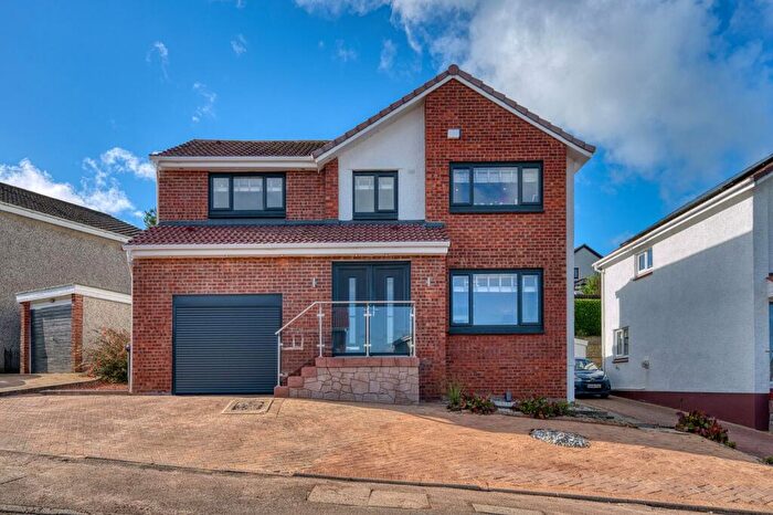 4 Bedroom Detached House For Sale In Fenwick Drive, Hamilton, ML3