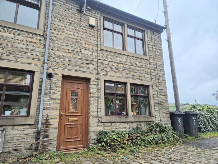 2 Bedroom House To Rent In Park Street, HX6
