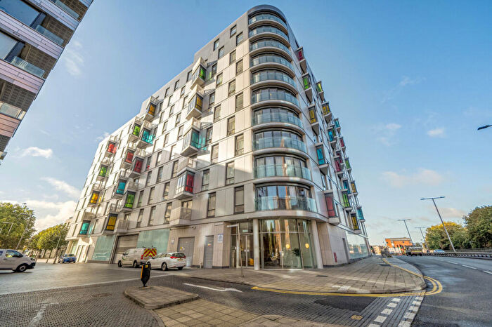 2 Bedroom Apartment For Sale In Alfred Street, Reading, Berkshire, RG1