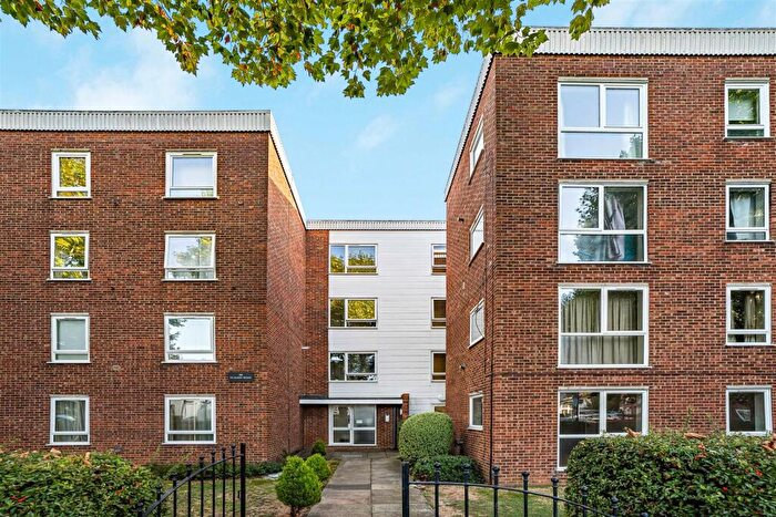 1 Bedroom Apartment For Sale In St. James Road, Sutton, SM1