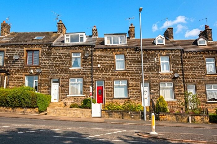 3 Bedroom Terraced House For Sale In Albion Road, Bradford, BD10